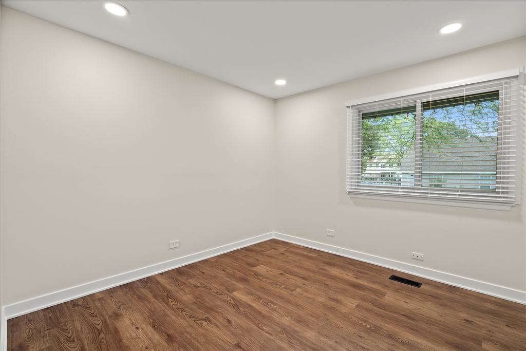 251 Appletree Court - Photo 15