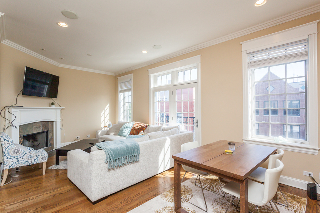 2730 N Lincoln Avenue - Photo 2