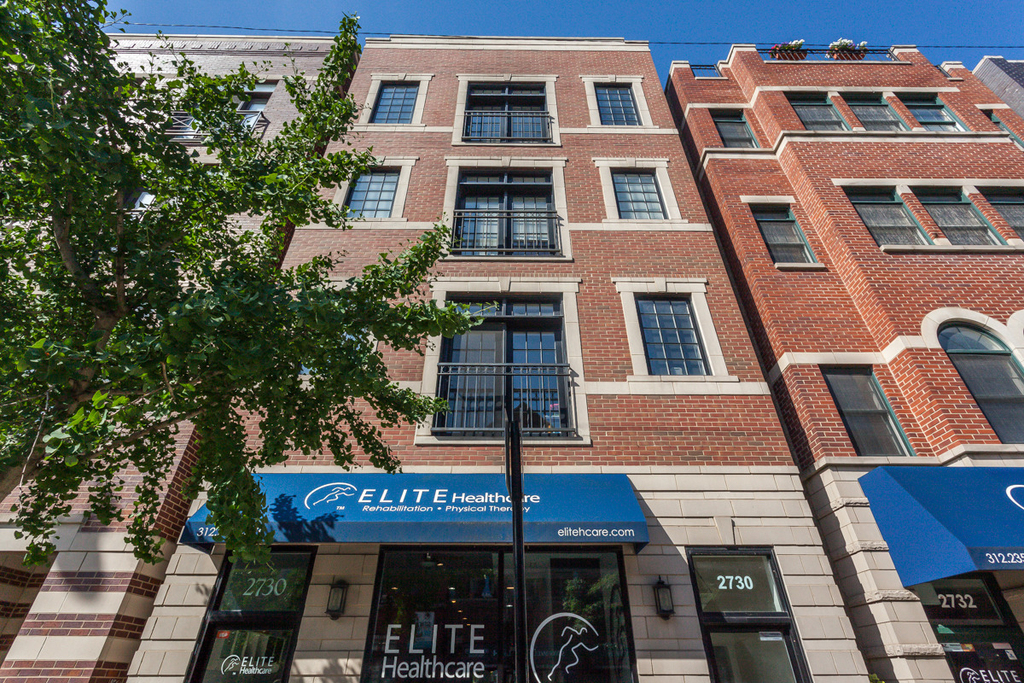 2730 N Lincoln Avenue - Photo 1