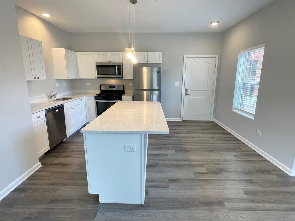 301 N Madison Street - Photo 3