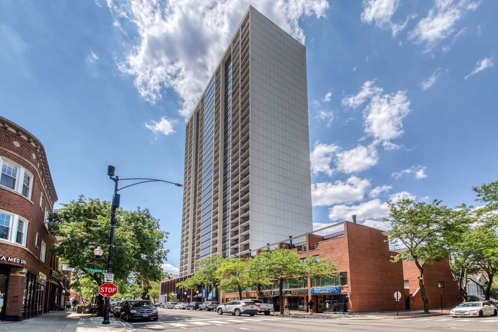 1636 N Wells Street - Photo 0