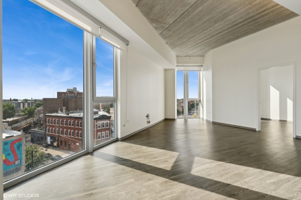 1920 N Milwaukee Avenue - Photo 4
