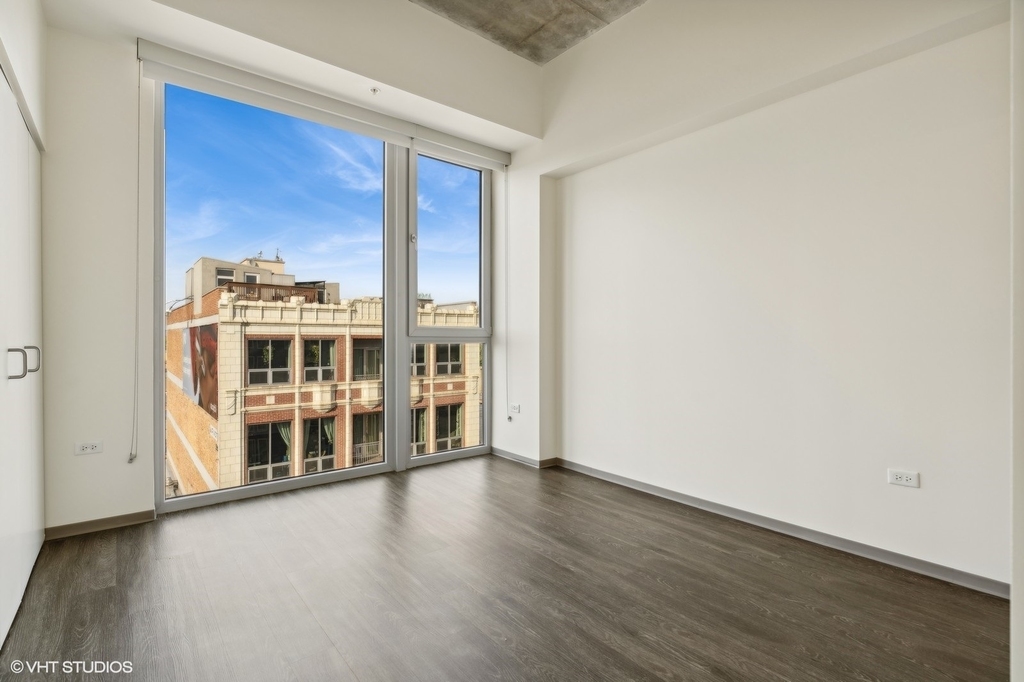 1920 N Milwaukee Avenue - Photo 8