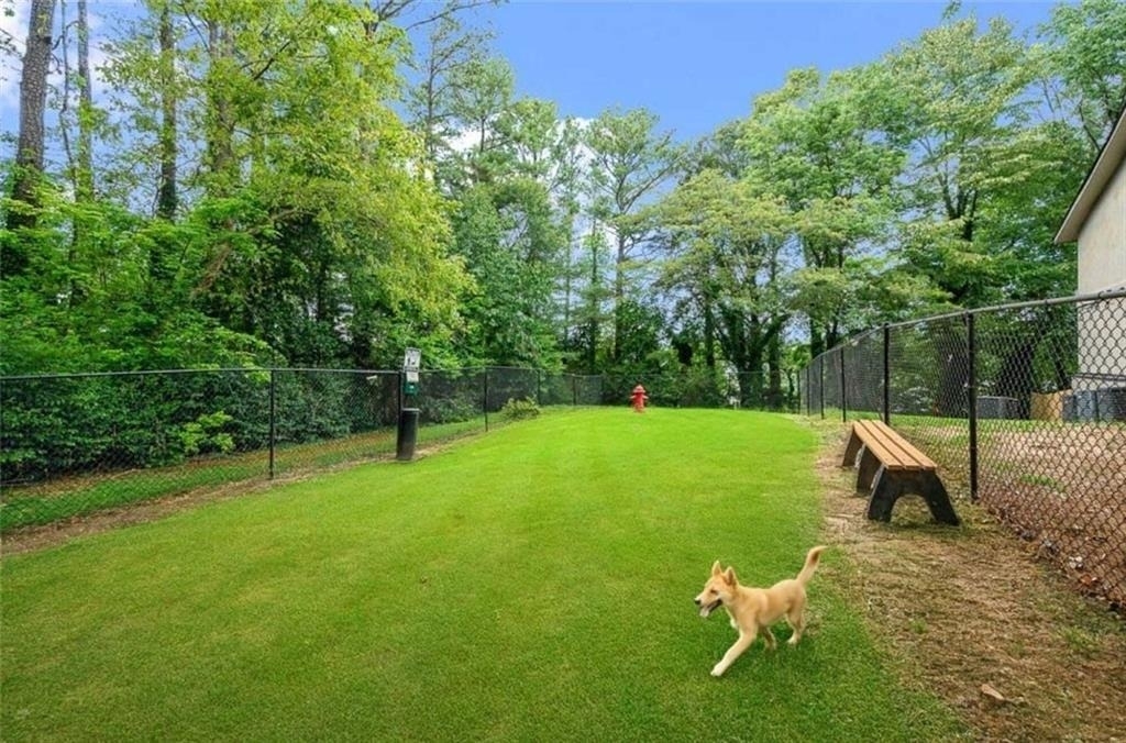 5675 Roswell Road - Photo 21
