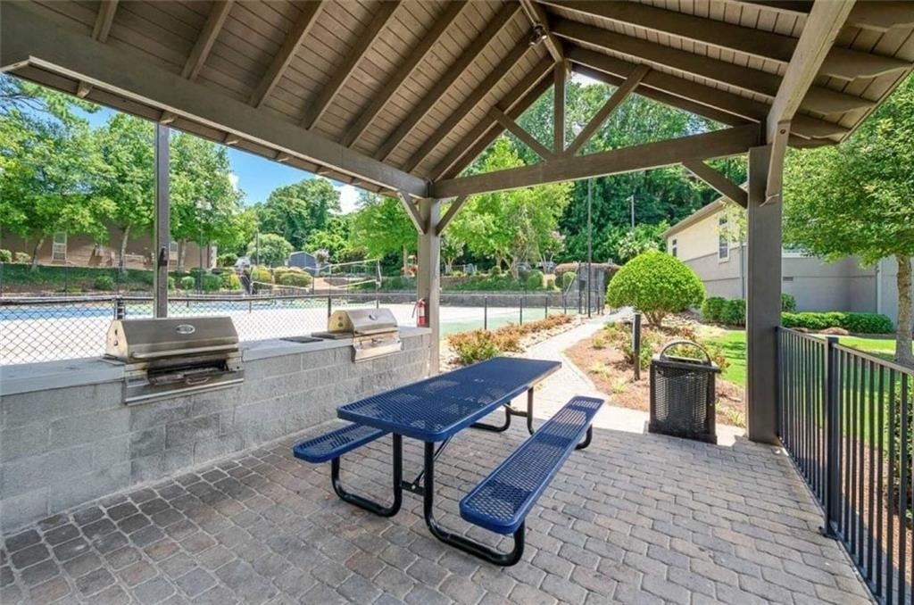 5675 Roswell Road - Photo 16