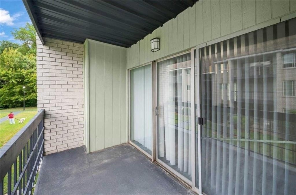 5675 Roswell Road - Photo 5