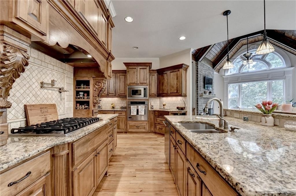 11037 Estates Circle - Photo 8