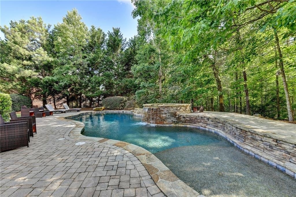 11037 Estates Circle - Photo 2