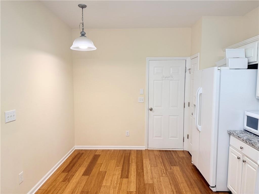 2380 Fairlie Drive - Photo 8