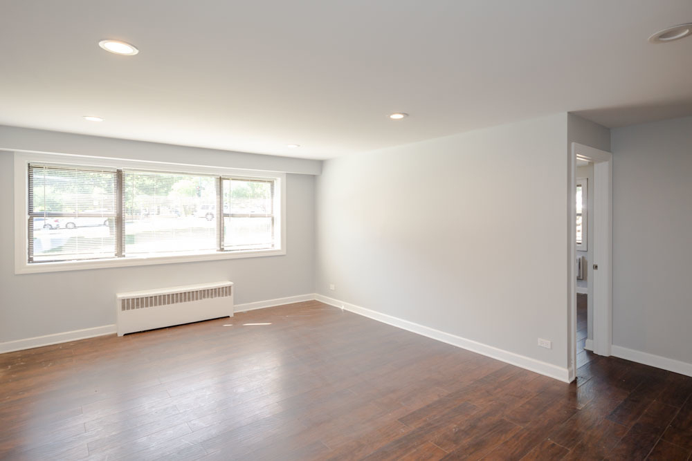 6807 N Ridge Boulevard - Photo 2