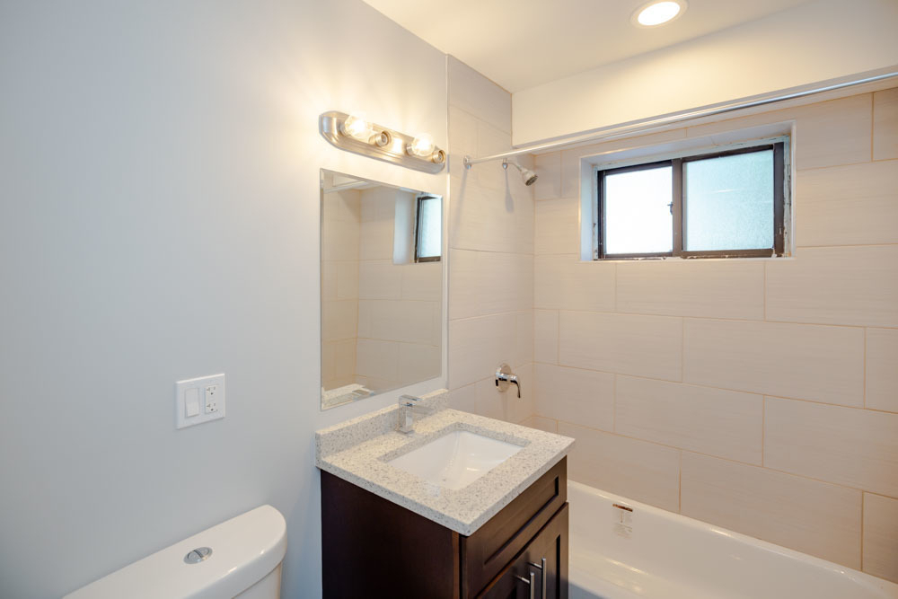 6807 N Ridge Boulevard - Photo 9