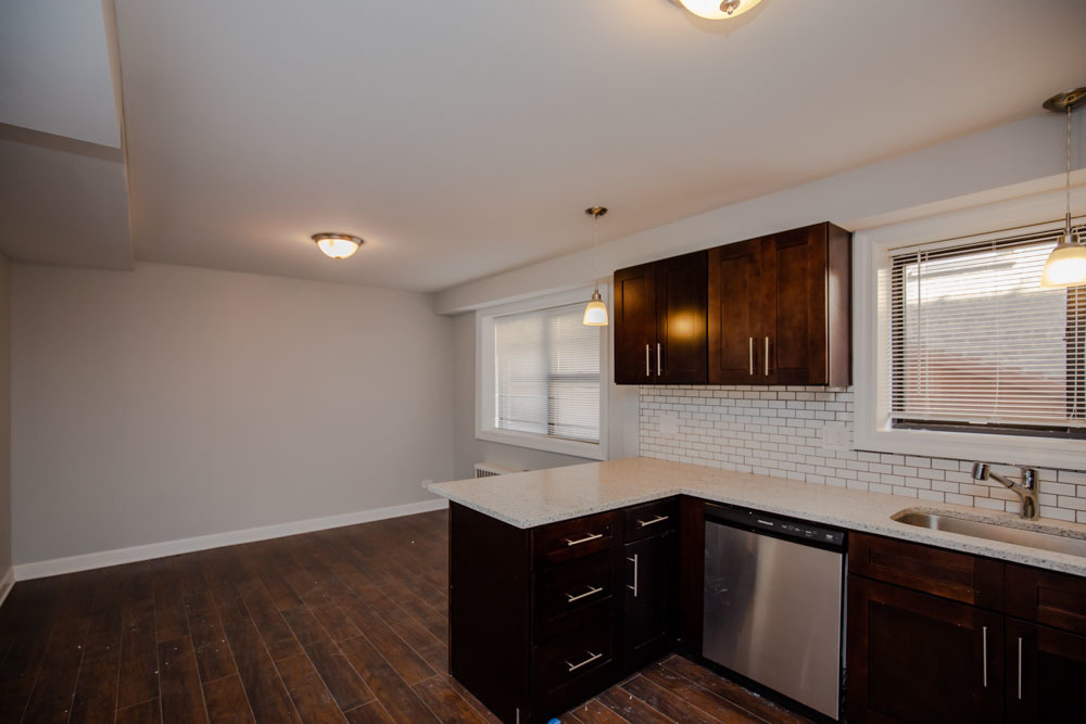 6807 N Ridge Boulevard - Photo 3