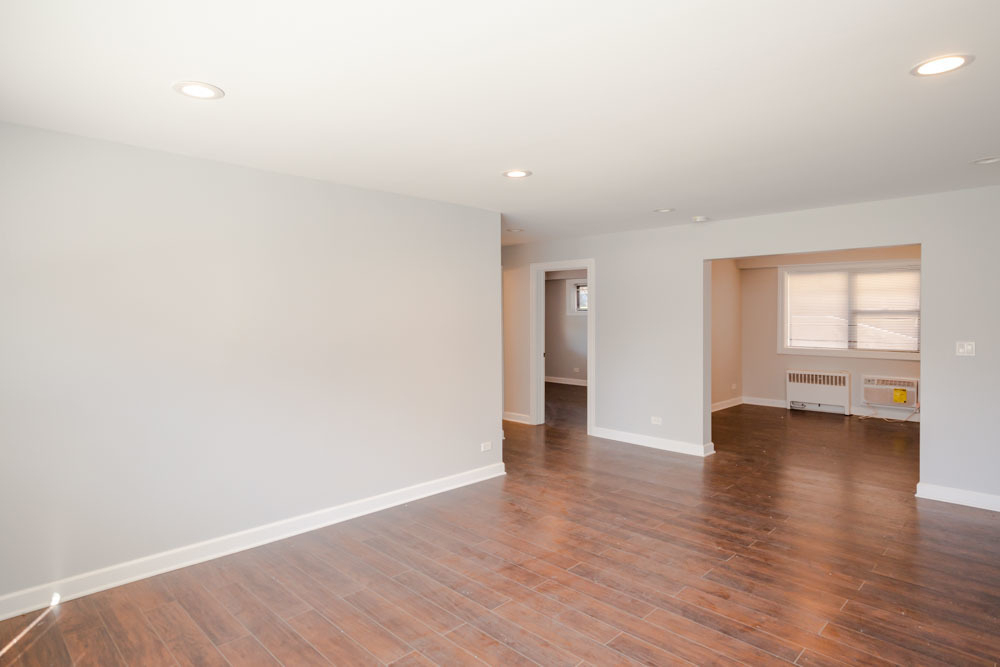 6807 N Ridge Boulevard - Photo 1