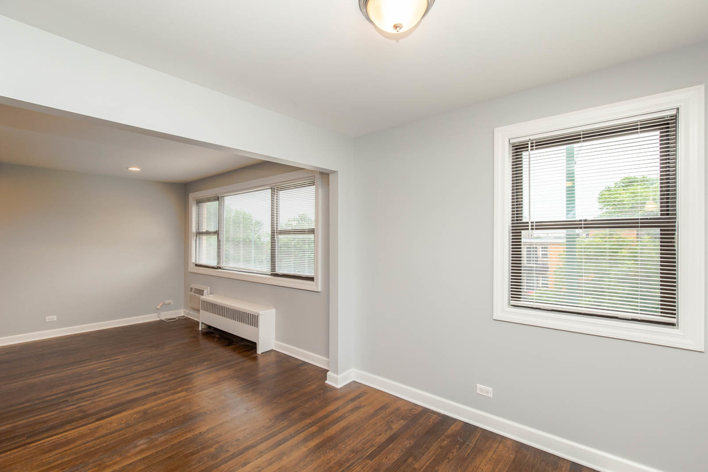6805 N Ridge Boulevard - Photo 5