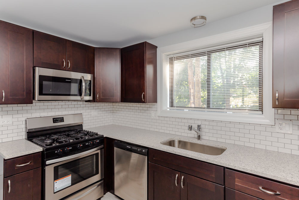 6803 N Ridge Boulevard - Photo 4