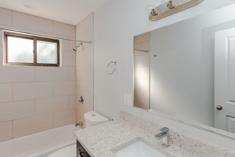 6803 N Ridge Boulevard - Photo 7