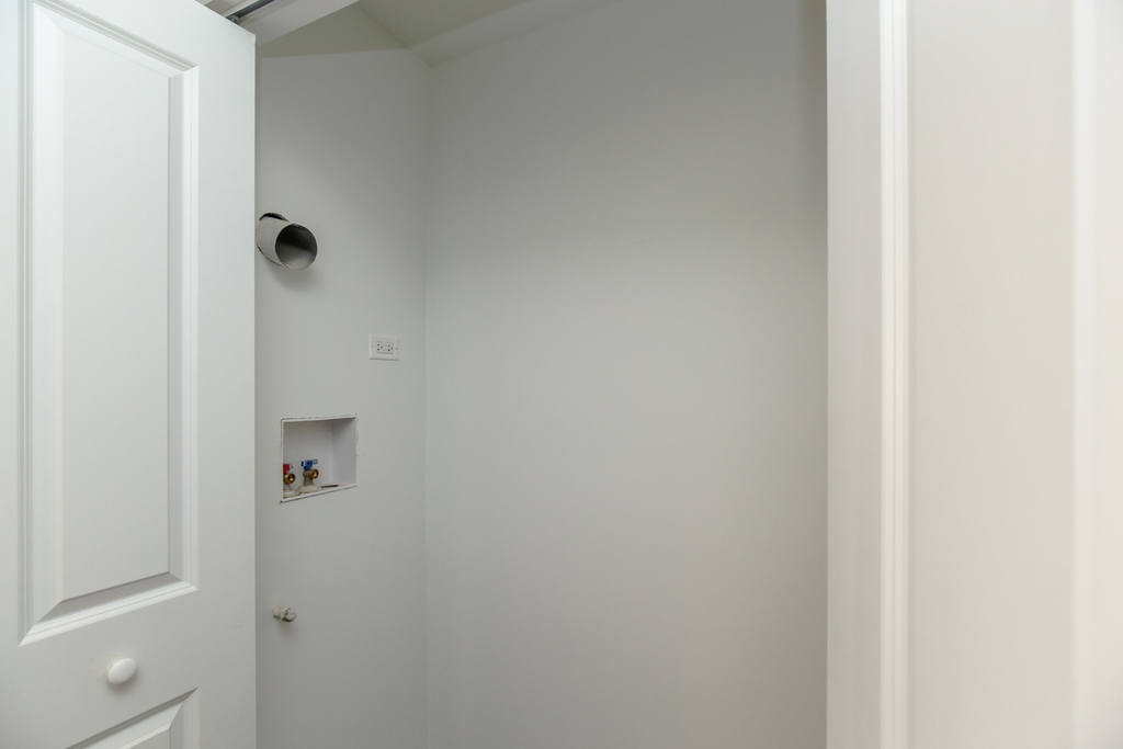 6803 N Ridge Boulevard - Photo 8