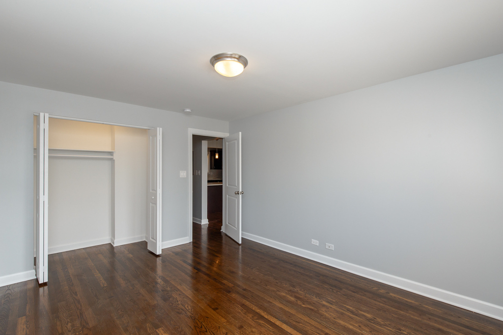 6803 N Ridge Boulevard - Photo 6