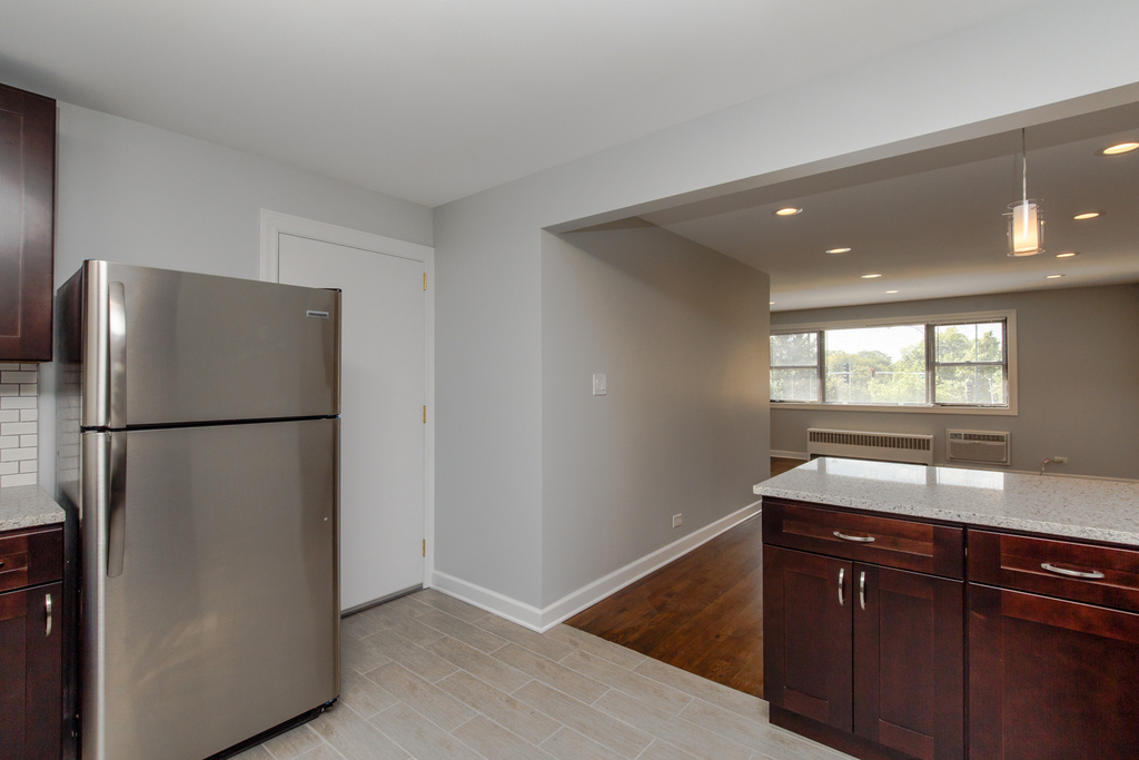 6803 N Ridge Boulevard - Photo 4