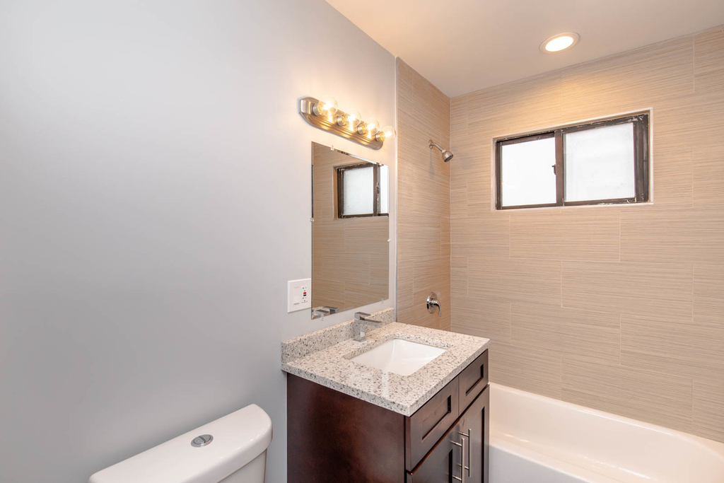 6801 N Ridge Boulevard - Photo 14