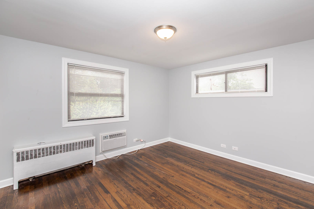 6801 N Ridge Boulevard - Photo 9