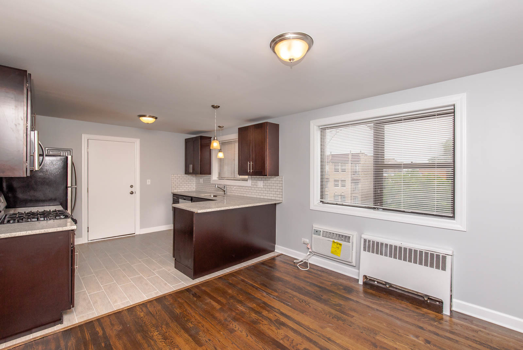 6801 N Ridge Boulevard - Photo 4