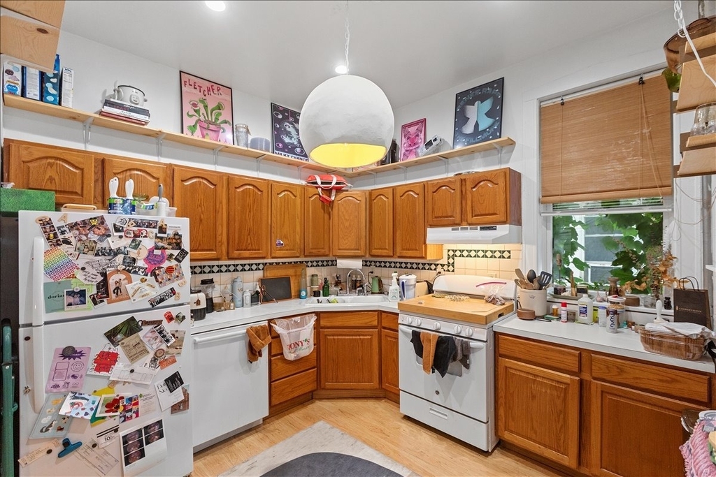 2507 N Sawyer Avenue - Photo 2