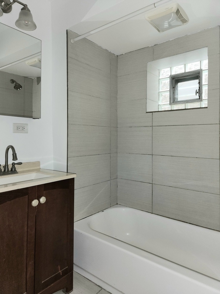 504 W 32nd Street - Photo 10