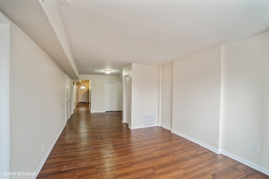 504 W 32nd Street - Photo 2