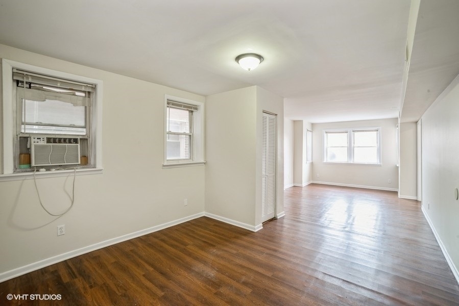 504 W 32nd Street - Photo 5