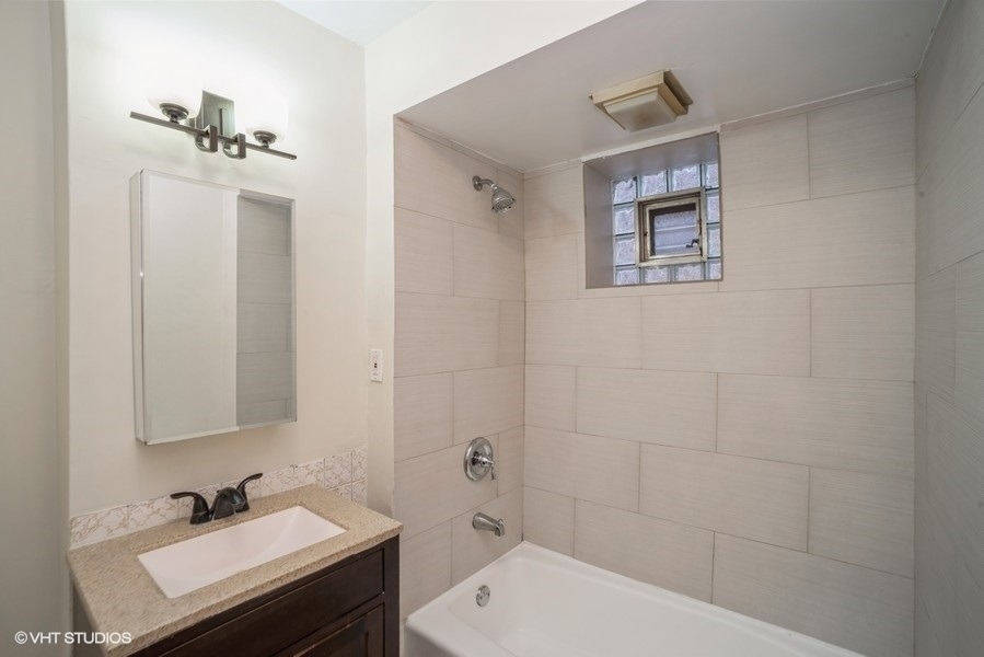 504 W 32nd Street - Photo 3