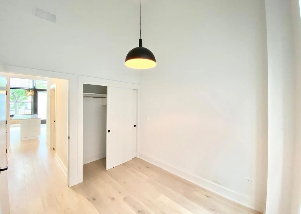 3228 W Palmer Street - Photo 2