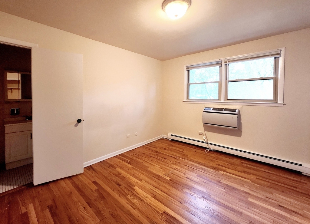 2005 W Touhy Avenue - Photo 9