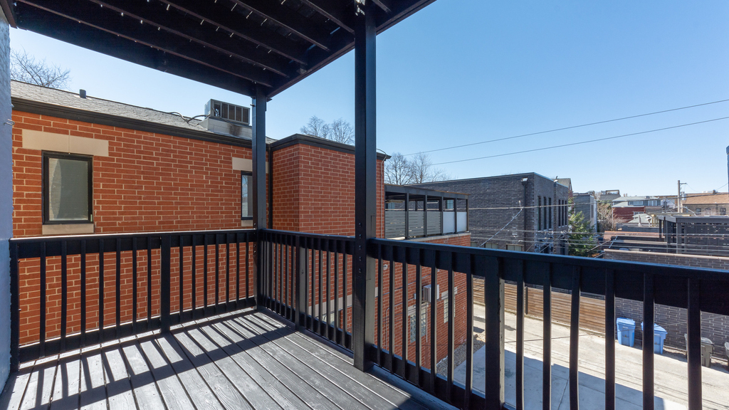 2036 N Hoyne Avenue - Photo 19