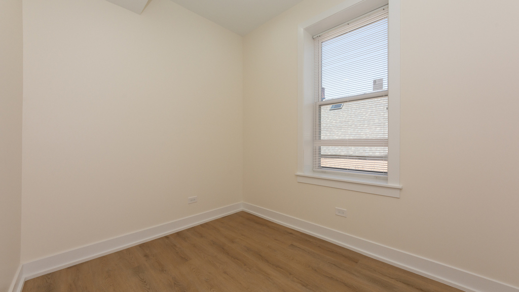 2036 N Hoyne Avenue - Photo 11