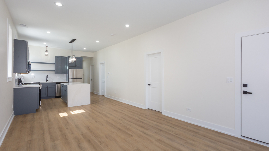 2036 N Hoyne Avenue - Photo 9