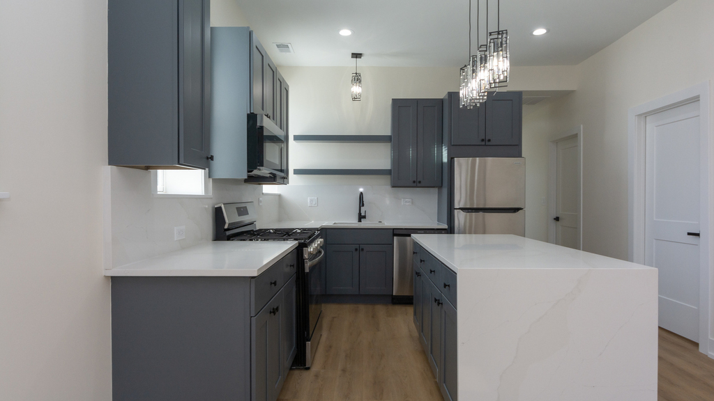 2036 N Hoyne Avenue - Photo 8