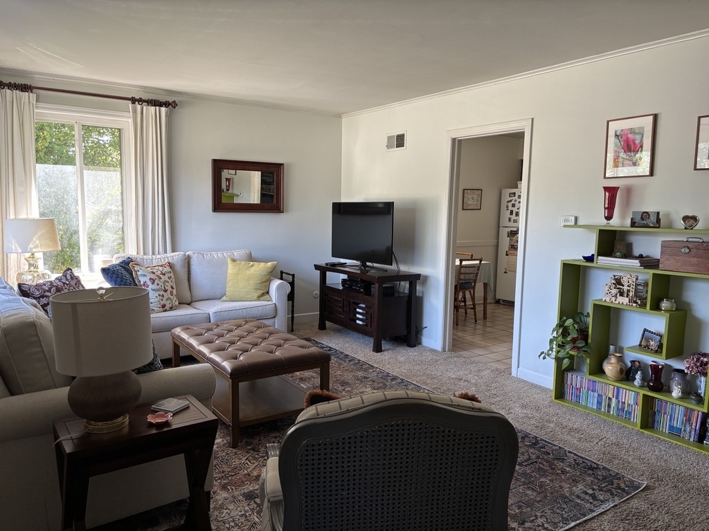 649 E Rockland Road - Photo 4