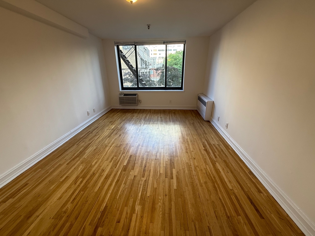 1570 First ave - Photo 0