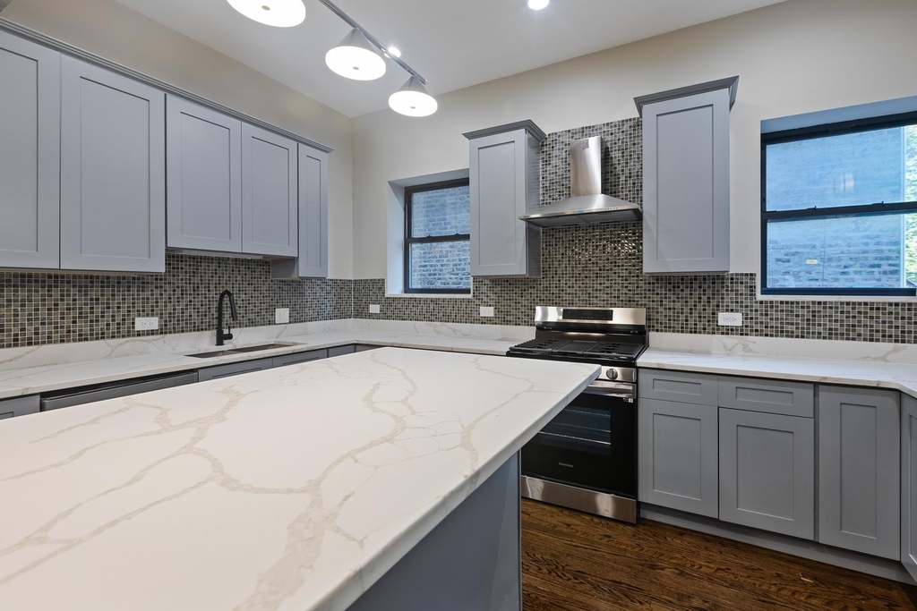 442 E 48th Street - Photo 16