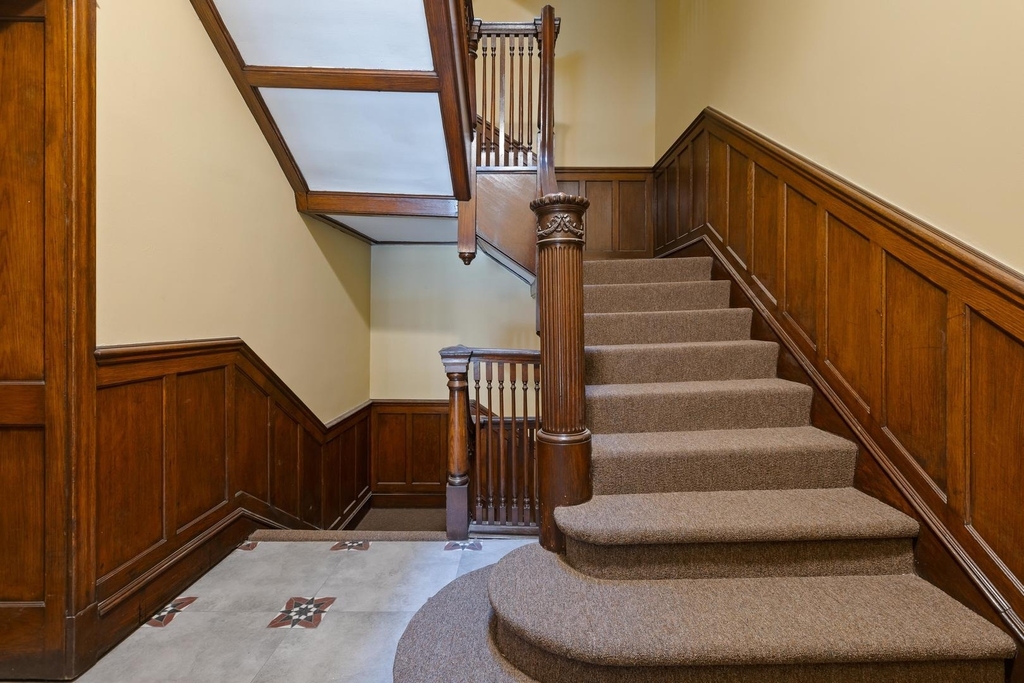 442 E 48th Street - Photo 6