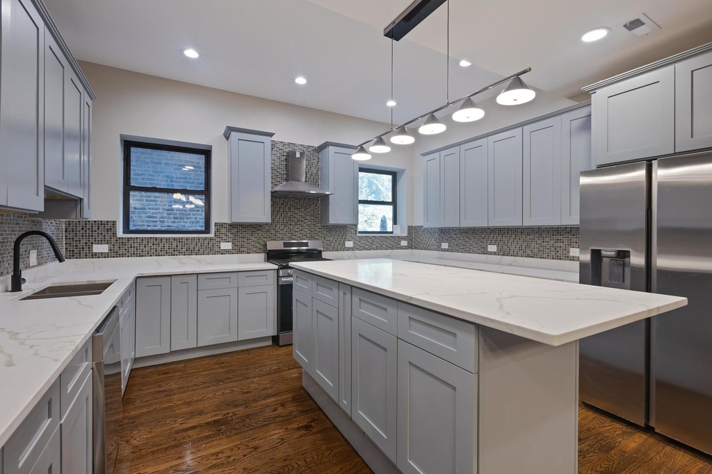 442 E 48th Street - Photo 15