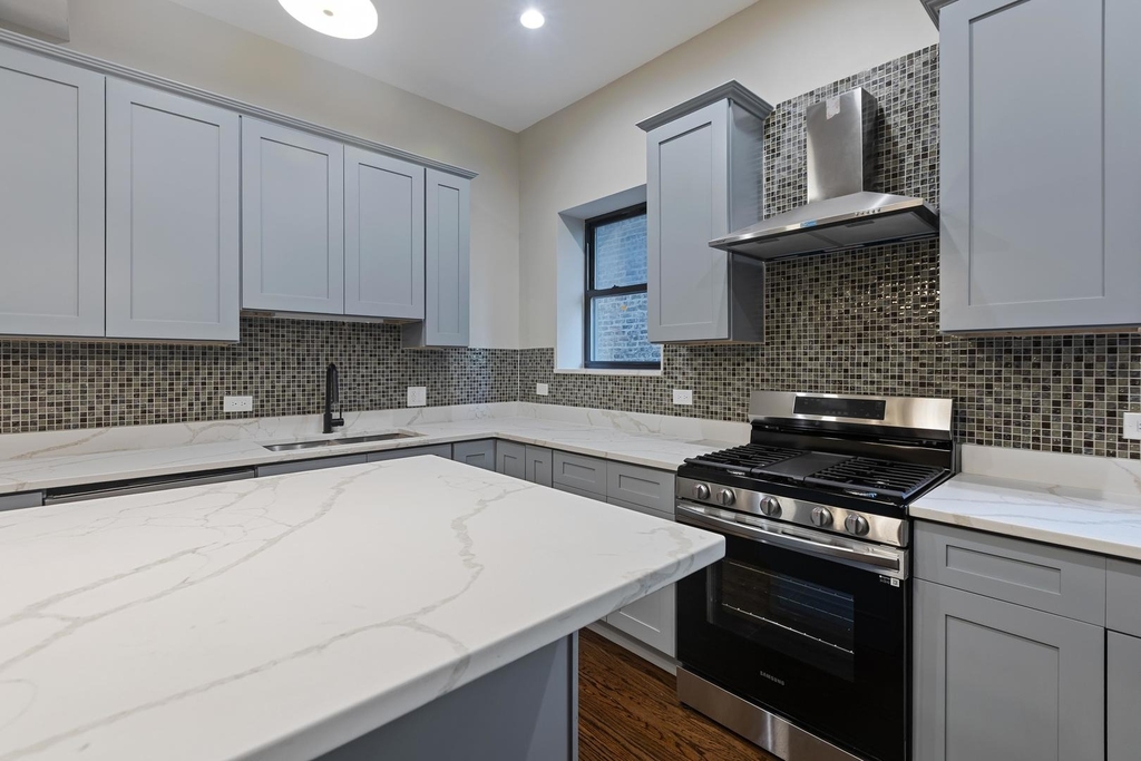 442 E 48th Street - Photo 17