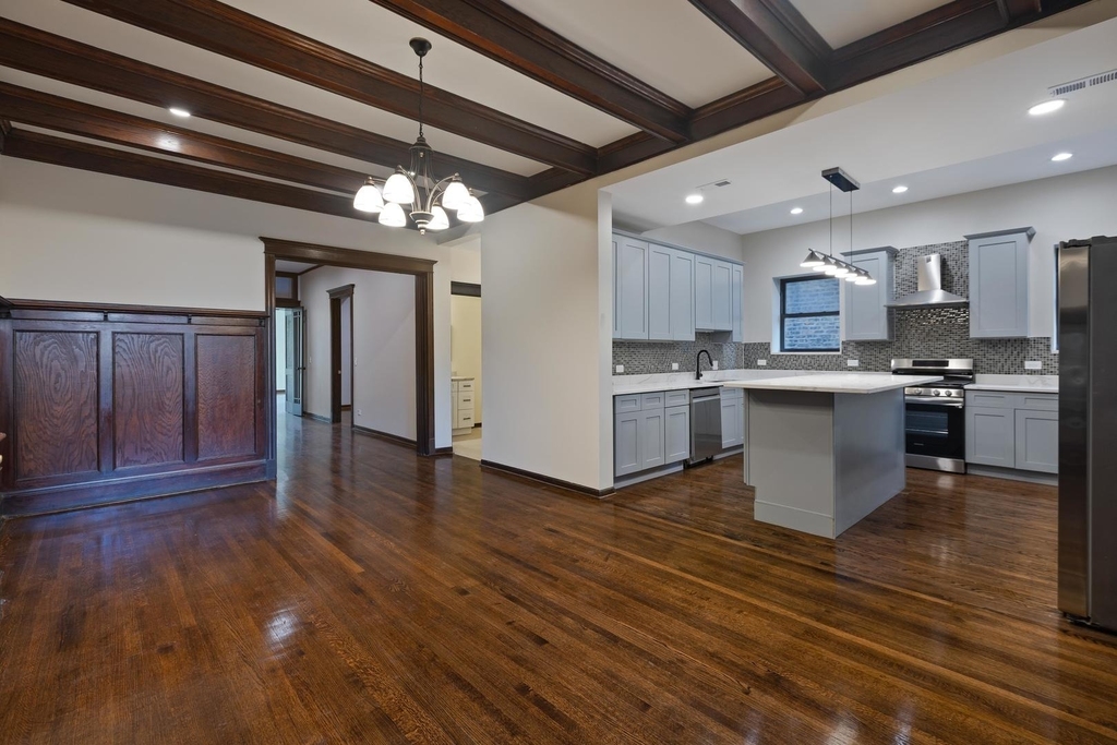 442 E 48th Street - Photo 14