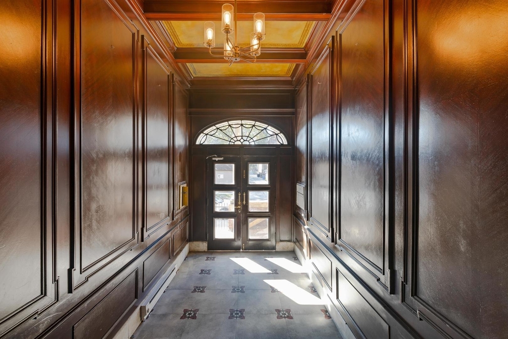 442 E 48th Street - Photo 5