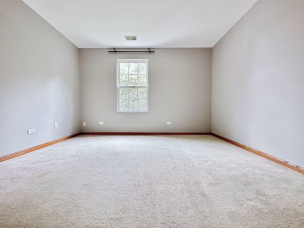 2607 Oak Tree Lane - Photo 6