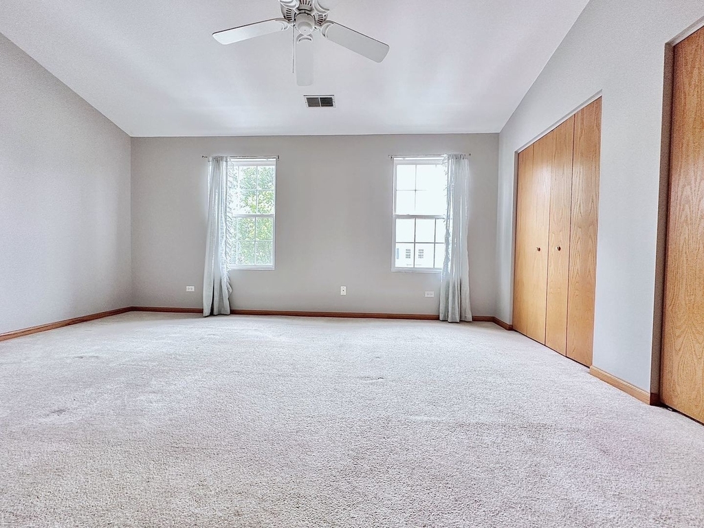 2607 Oak Tree Lane - Photo 5
