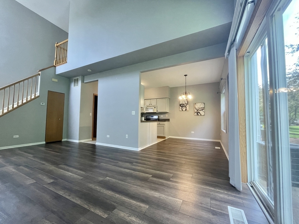 2607 Oak Tree Lane - Photo 3