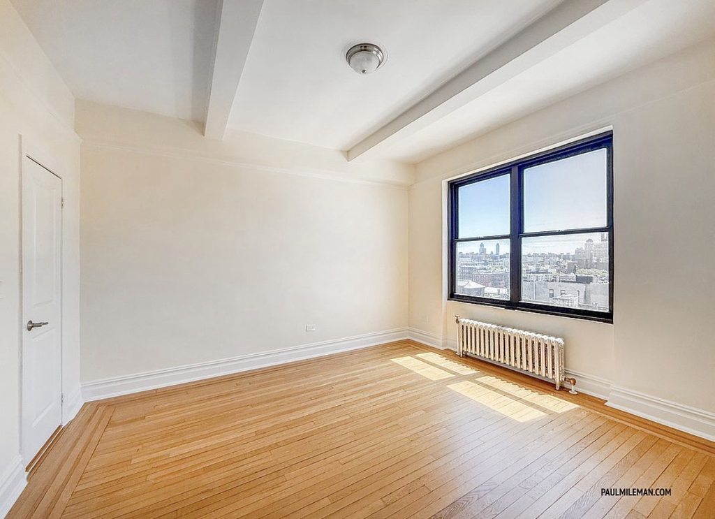 E 11th st/2nd Avenue - Photo 5