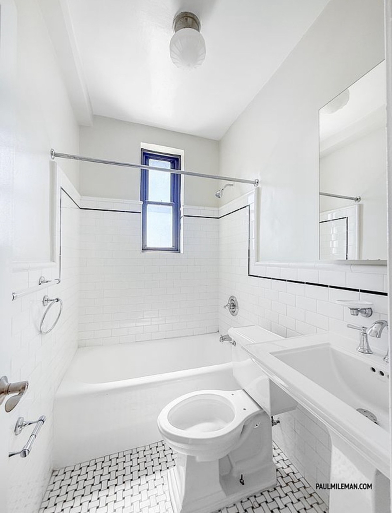 E 11th st/2nd Avenue - Photo 7
